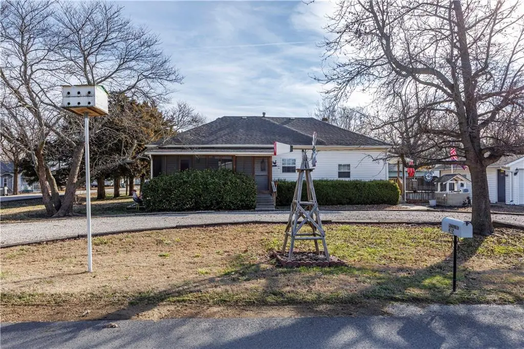 305 S Okmulgee Street, Thayer, KS 66776 - #1