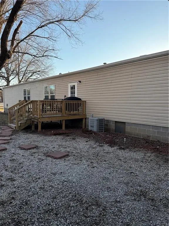 706 Schofield Street, Waverly, KS 66871 - #3