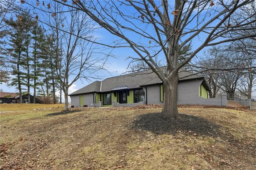 1038 N Woodland Court, Oakwood, MO 64118 - #3