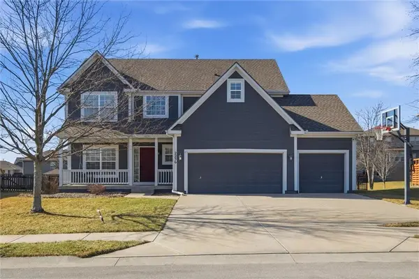 2236 SW Hawk View Road, Lee's Summit, MO 64082