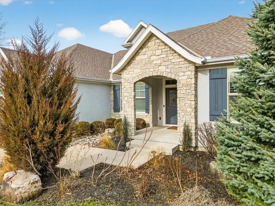 5112 W 142nd Terrace, Leawood, KS 66224 - #3