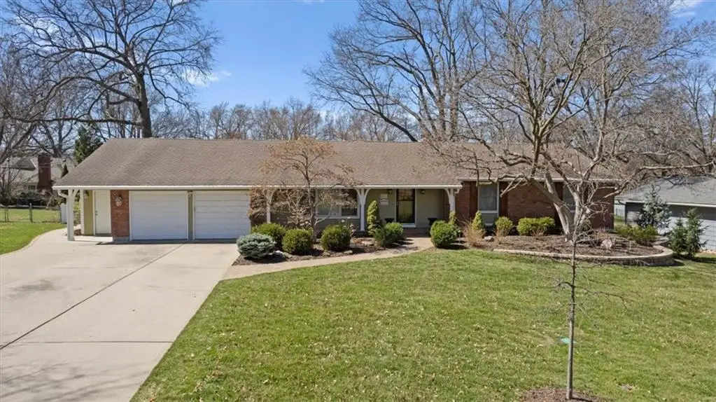 8912 Mohawk Lane, Leawood, KS 66206 - #1