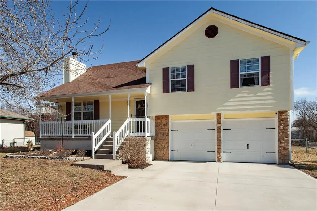 215 Pebblebrook Lane, Grain Valley, MO 64029 - #1
