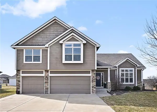 17802 Greyhawke Ridge, Smithville, MO 64089