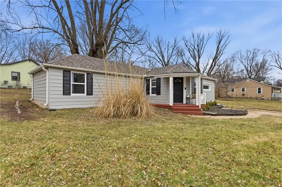 6713 S Elm Street, Pleasant Valley, MO 64068 - #2