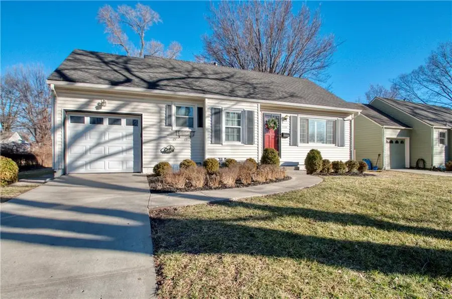 5210 W 49th Terrace, Roeland Park, KS 66205 - #3