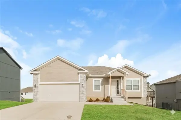 1108 NW Hilltop Lane, Grain Valley, MO 64029