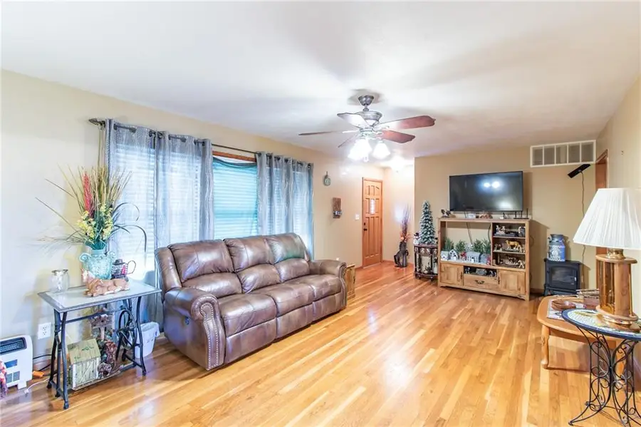 508 W 19th Street, Higginsville, MO 64037 - #3