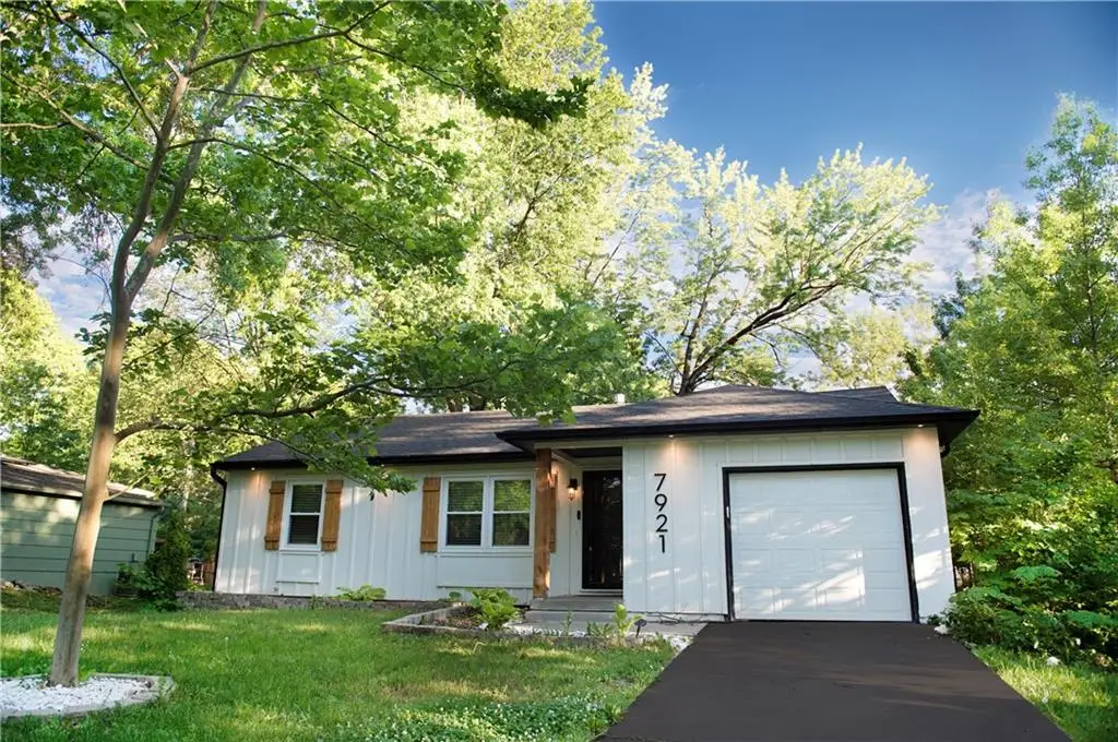 7921 W 91st Terrace, Overland Park, KS 66212 - #1