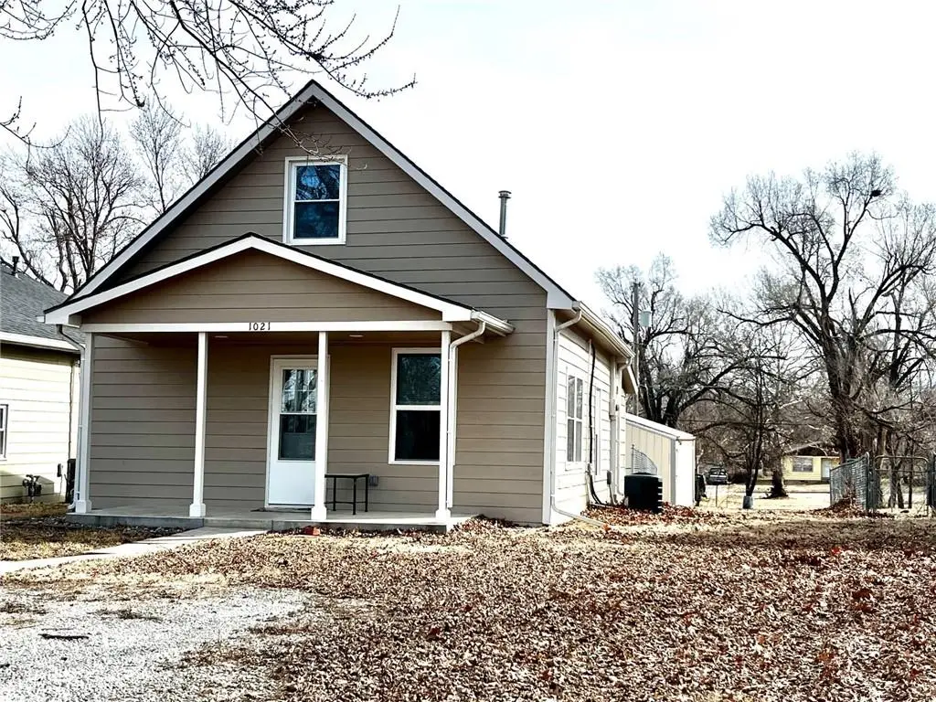 1021 N Poplar Street, Ottawa, KS 66067 - #1