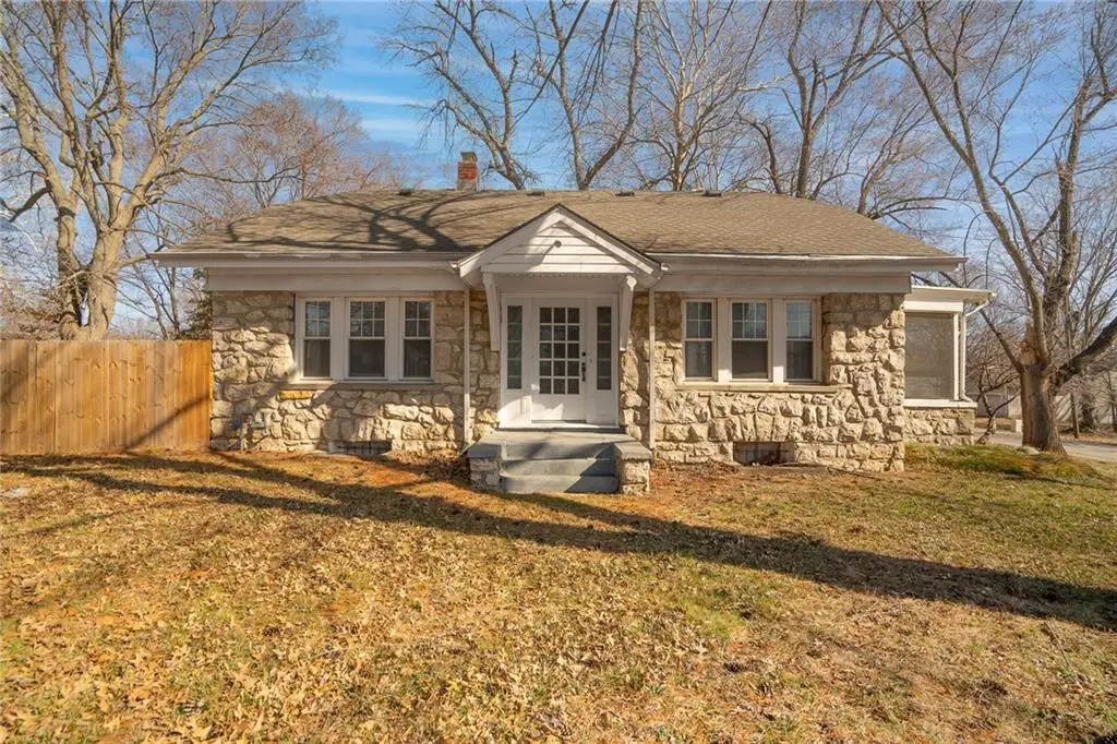 7005 Raytown Road, Raytown, MO 64133 - #1