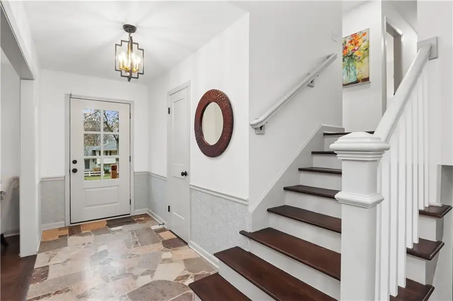 10332 Cherokee Lane, Leawood, KS 66206 - #3