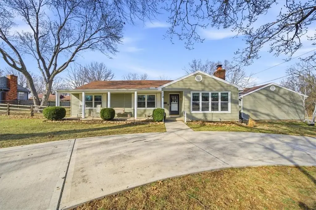 578 W Loula Street, Olathe, KS 66061 - #1