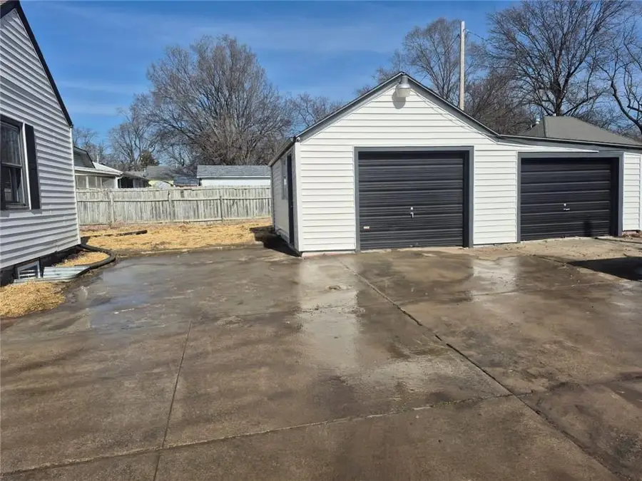 1007 S Main Street, Harrisonville, MO 64701 - #3