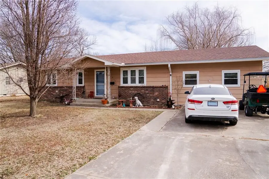 518 N Lincoln Street, Erie, KS 66733 - #2