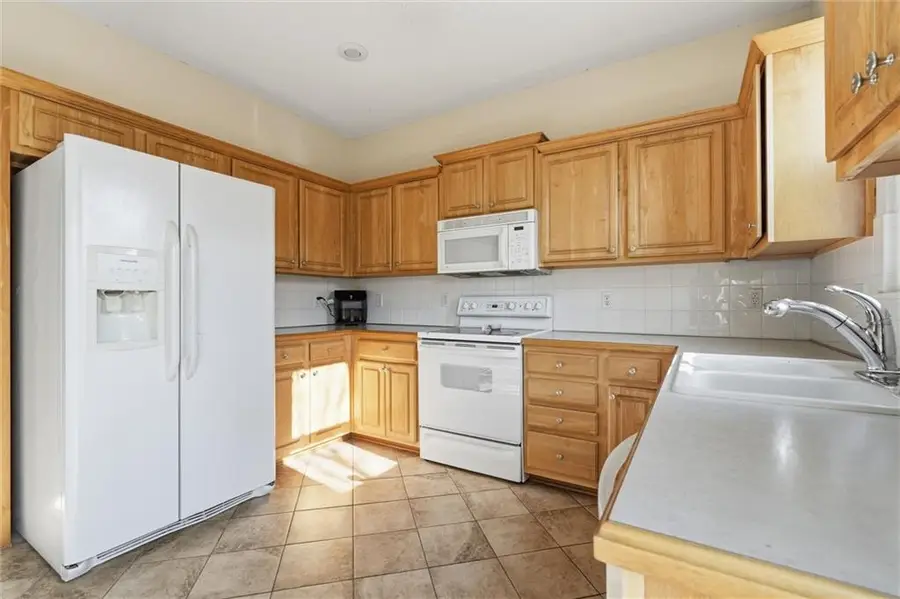 22705 W 72nd Terrace, Shawnee, KS 66227 - #3