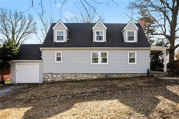 921 Manor Road, Independence, MO 64055