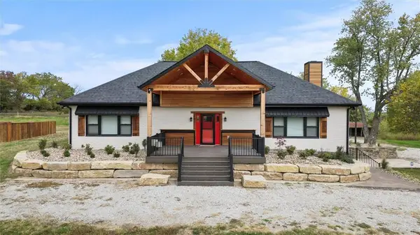 35932 10 Highway, Richmond, MO 64085