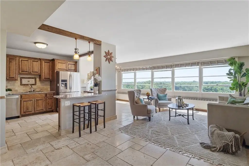 333 W Meyer Boulevard #1215, Kansas City, MO 64113 - #1