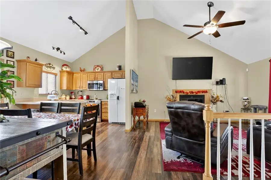 4507 N Fuller Avenue, Kansas City, MO 64117 - #2