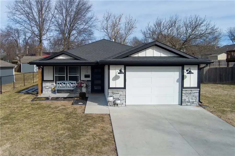 325 E Dryden Street, Odessa, MO 64076 - #2