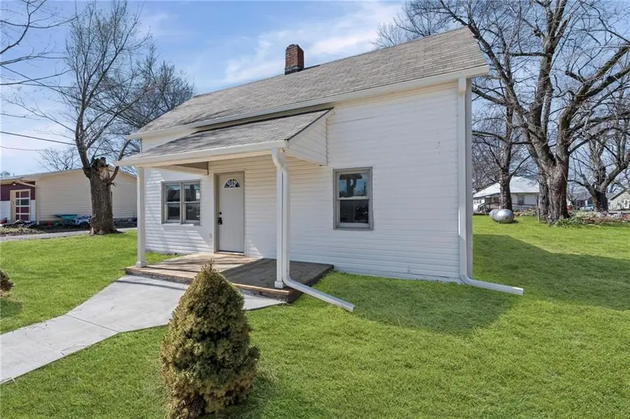 302 Wells Street, Orrick, MO 64077 - #3