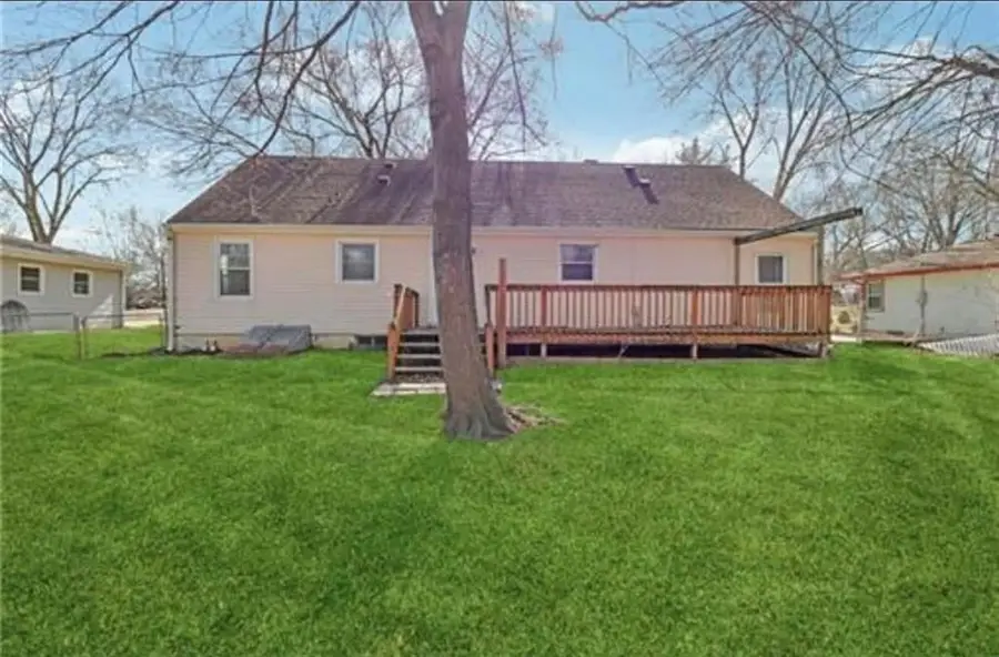 1910 Ottawa Street, Leavenworth, KS 66048 - #3