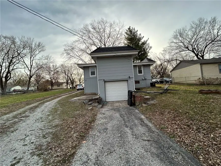 505 SW 18th Street, Blue Springs, MO 64015 - #2