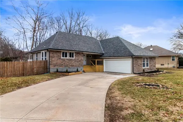 2813 Trenchard Drive, Independence, MO 64057