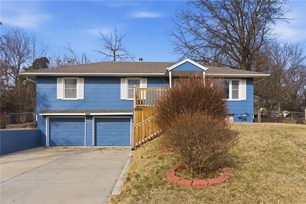 1004 E 135th Street, Grandview, MO 64030 - #1