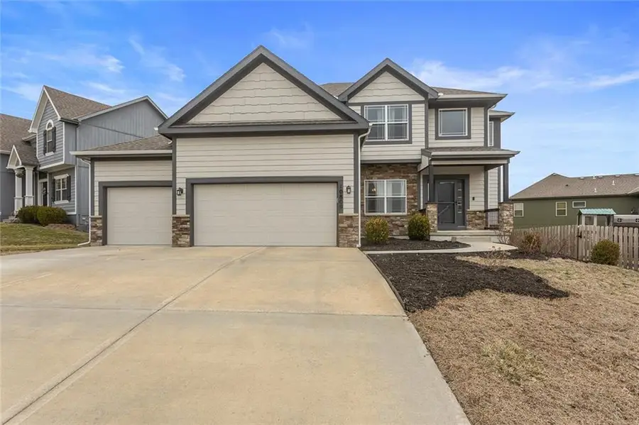 10809 N Randolph Avenue, Kansas City, MO 64157 - #2