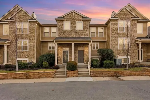 7671 W 158th Terrace, Overland Park, KS 66223