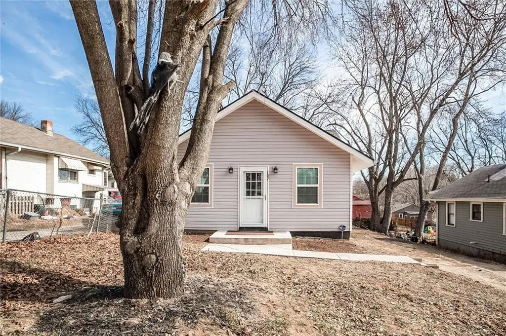 107 N Ditzler Avenue, Independence, MO 64053 - #1