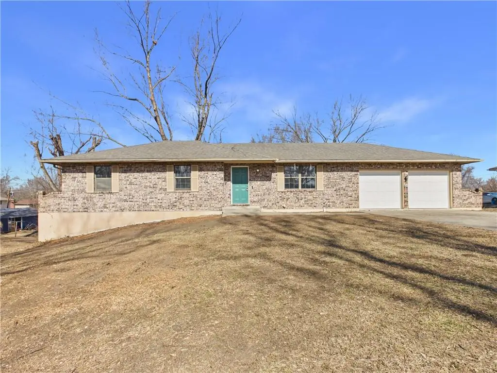 803 E Market Street, Warrensburg, MO 64093 - #1