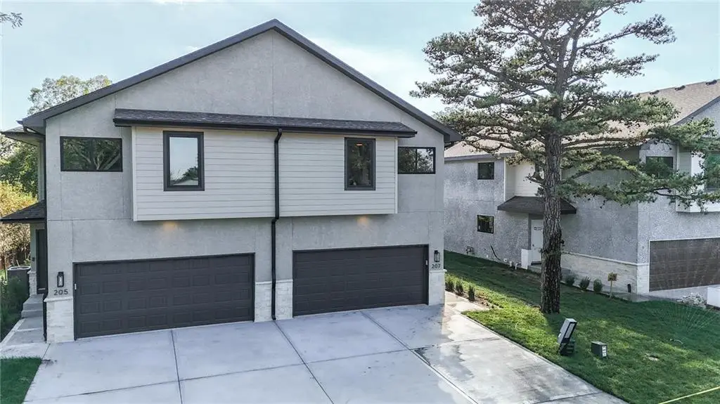 217-219 NW Orchard Court, Lees Summit, MO 64063 - #1