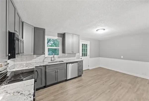 5800 N Antioch Road, Kansas City, MO 64119