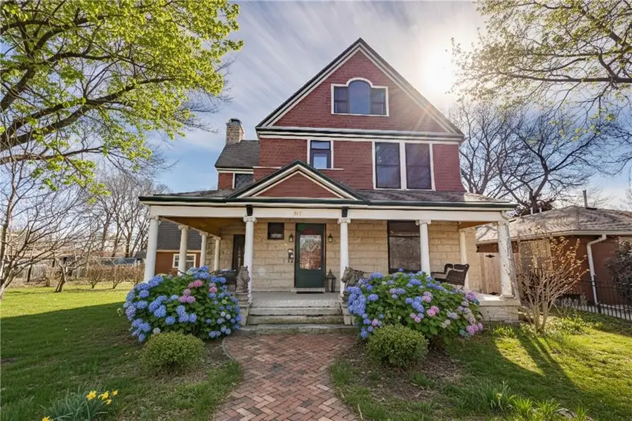 617 Colorado Street, Manhattan, KS 66502 - #3