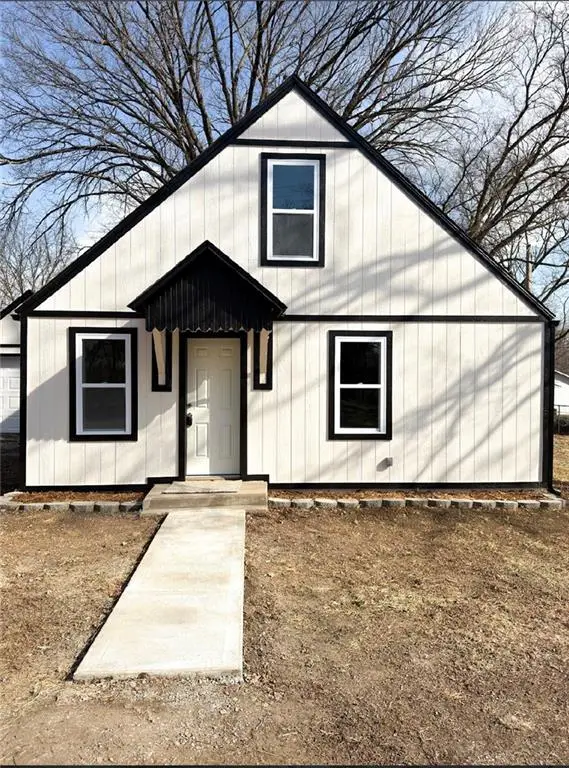 105 S Willow Street, Butler, MO 64730 - #2