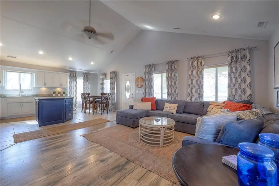 34 Bobcat Drive, Mound City, KS 66056 - #2