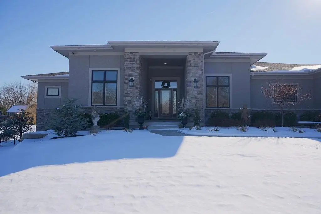 10405 W 49th Street, Shawnee, KS 66203 - #1