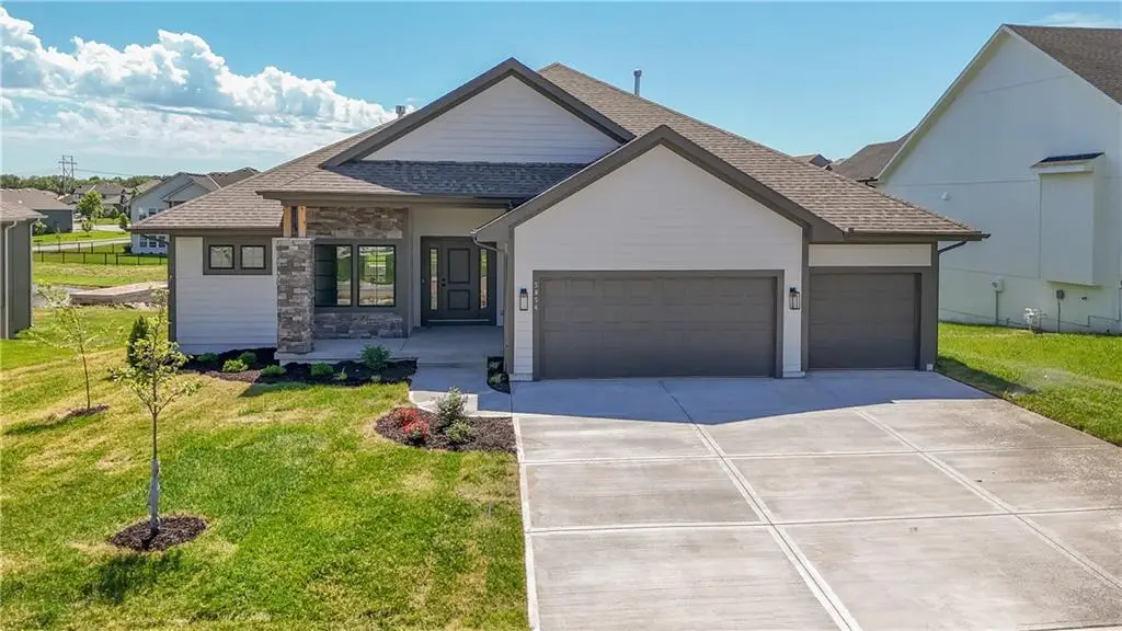 6101 Barth Road, Shawnee, KS 66226 - #1