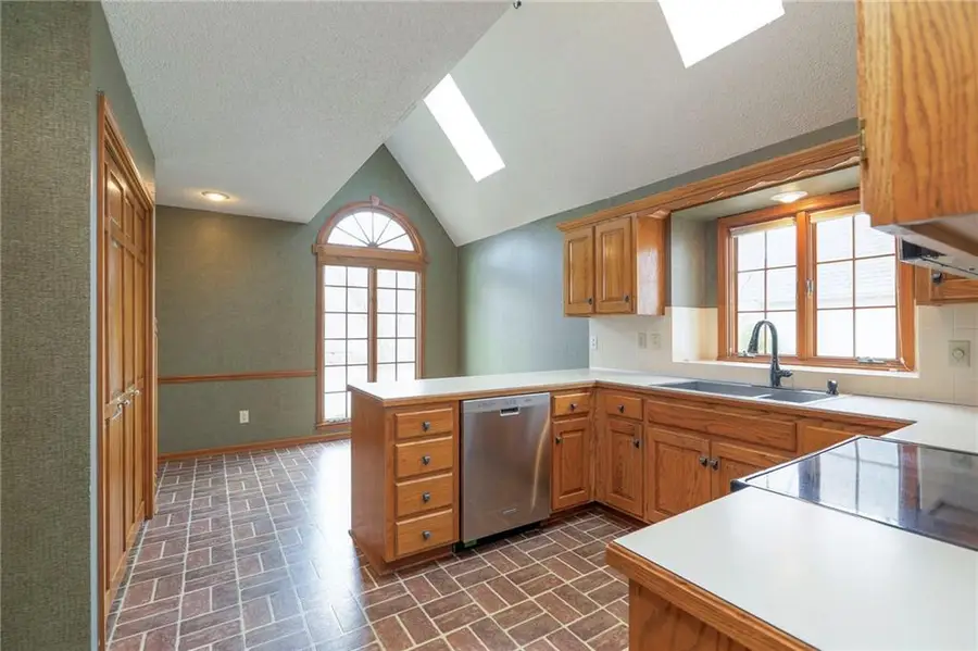 7609 W 115th Street, Overland Park, KS 66210 - #2