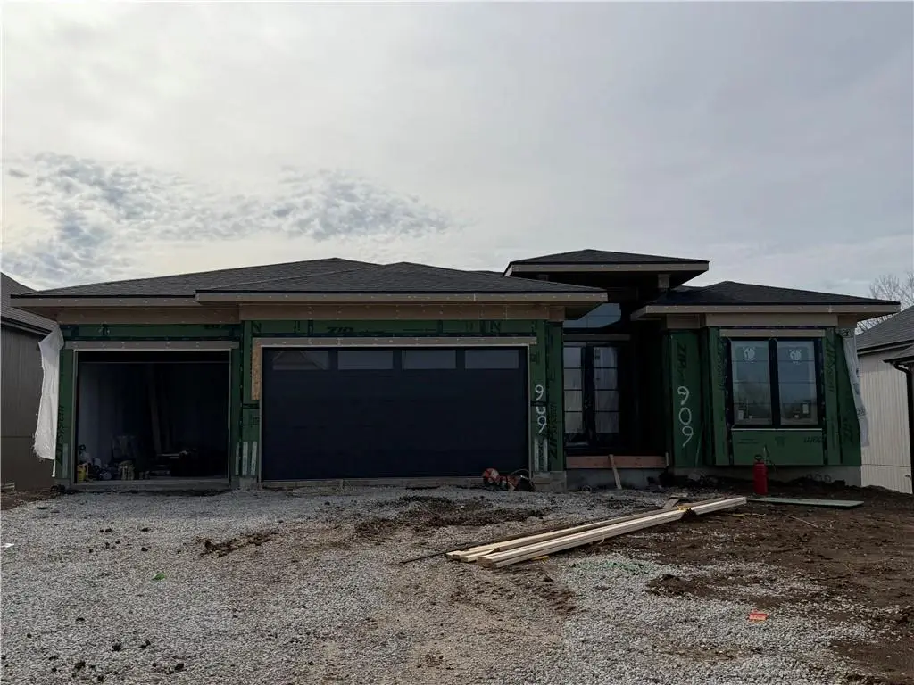 909 Savannah Lane, Greenwood, MO 64034 - #1