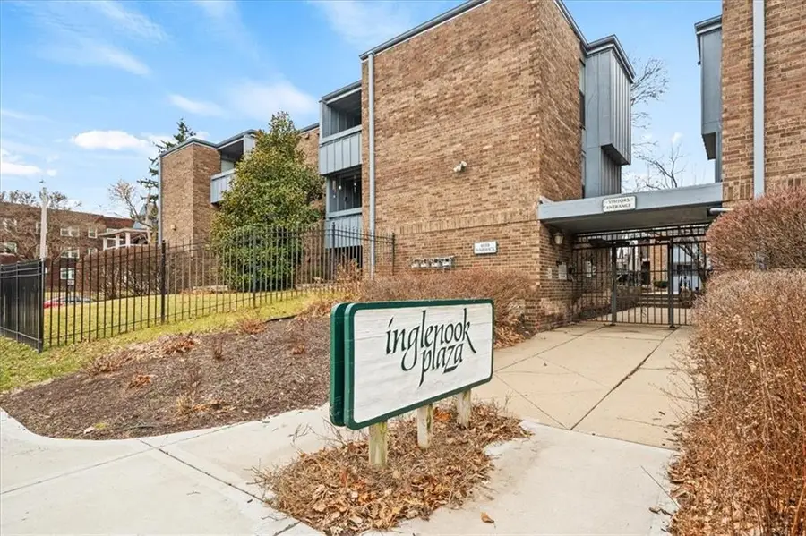 4056 Warwick Boulevard #12, Kansas City, MO 64111 - #3