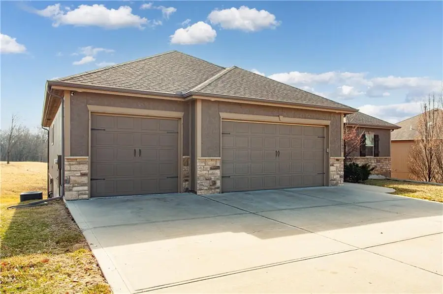 22905 E 42nd St Court, Blue Springs, MO 64015 - #3