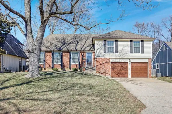 10106 W 98th Street, Overland Park, KS 66212