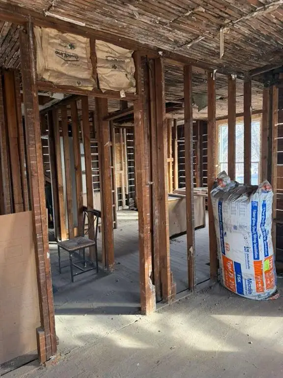 1613 11th Street S, Saint Joseph, MO 64501 - #2