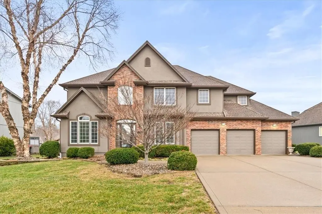 5821 NE Coral Drive, Lees Summit, MO 64064 - #1