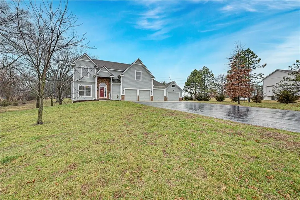 9842 Pin Oak Circle, De Soto, KS 66018 - #1