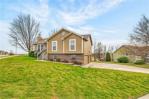 4611 NE 102nd Court, Kansas City, MO 64156